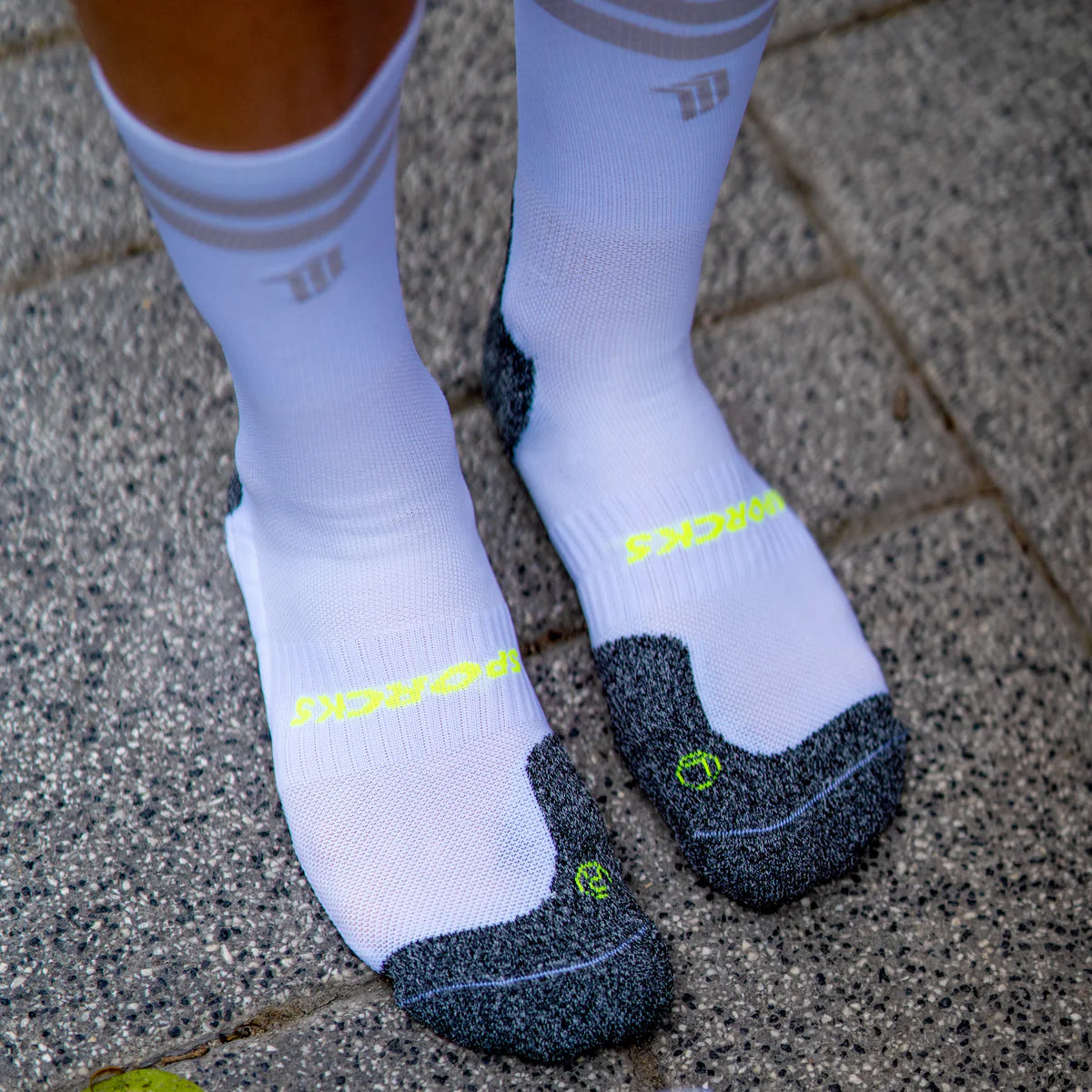 Pro White V2 - Run Ultralight Socks
