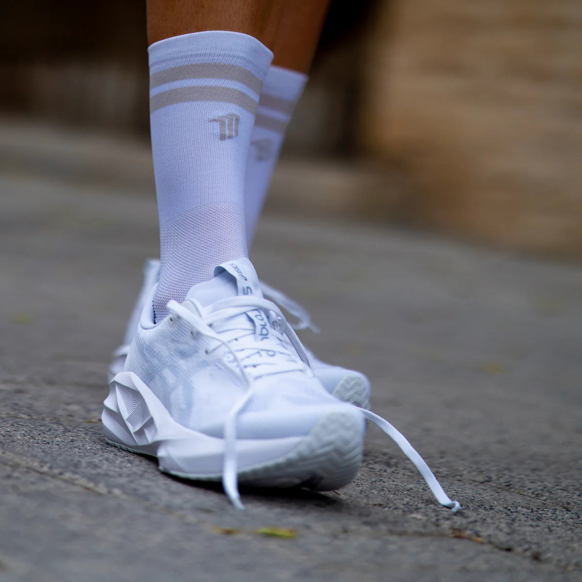 Pro White V2 - Run Ultralight Socks