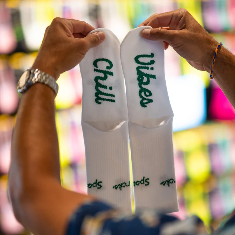Chill Vibes White – Street Socks