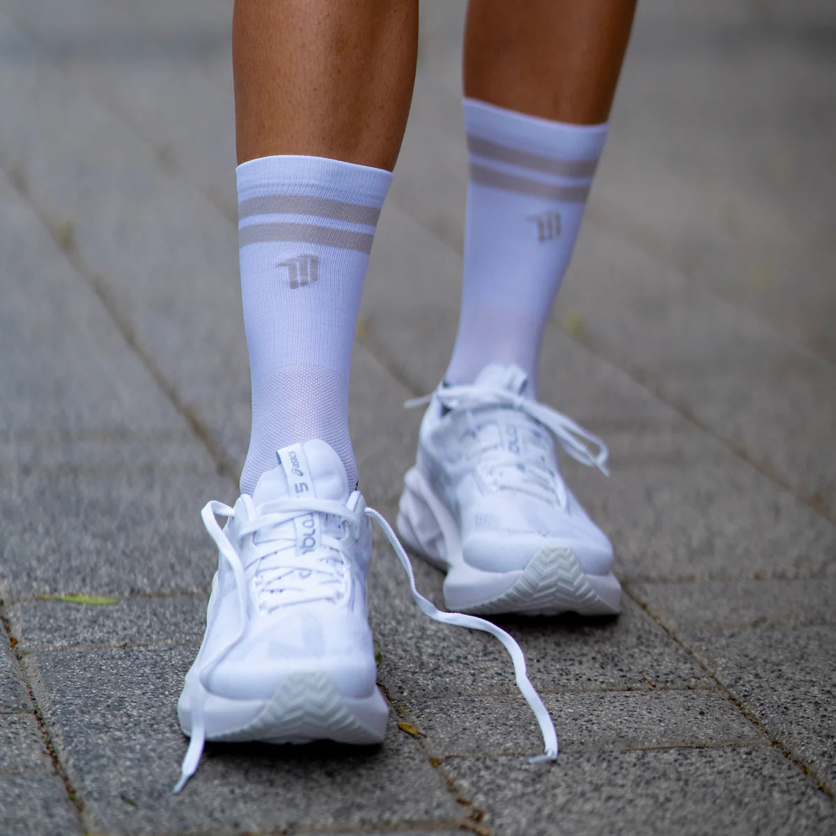 Pro White V2 - Run Ultralight Socks